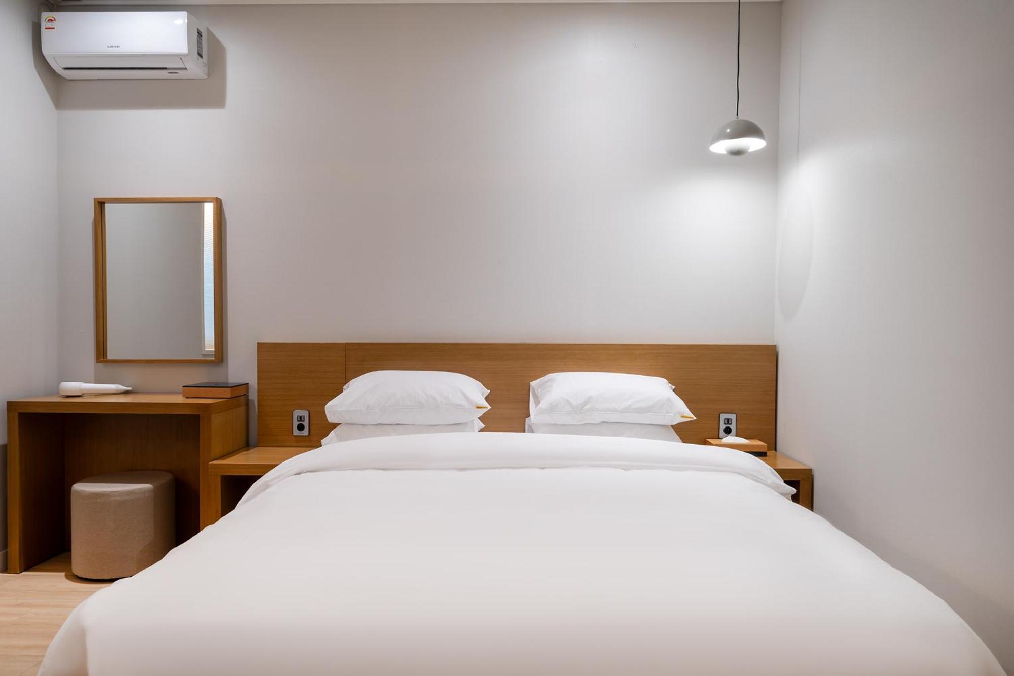 Mono Hotel Suwon Exterior photo