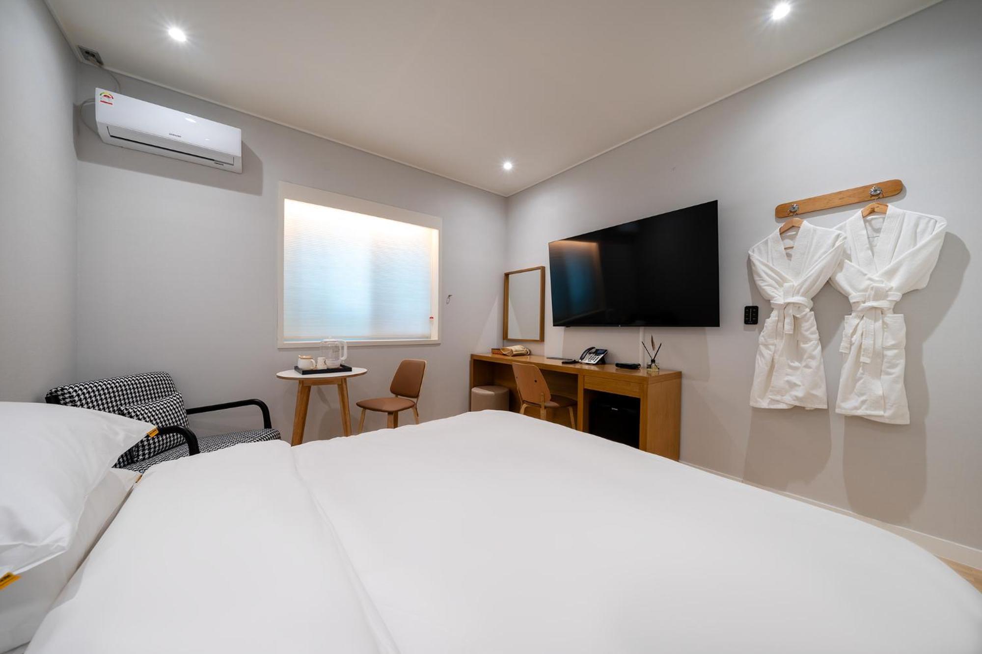 Mono Hotel Suwon Exterior photo